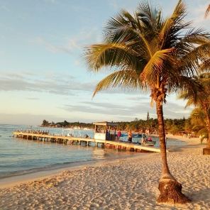 Beaches on the island of Roatán